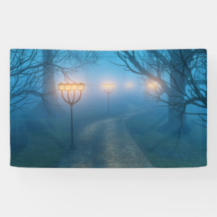 Lanternes dans la bannière du brouillard