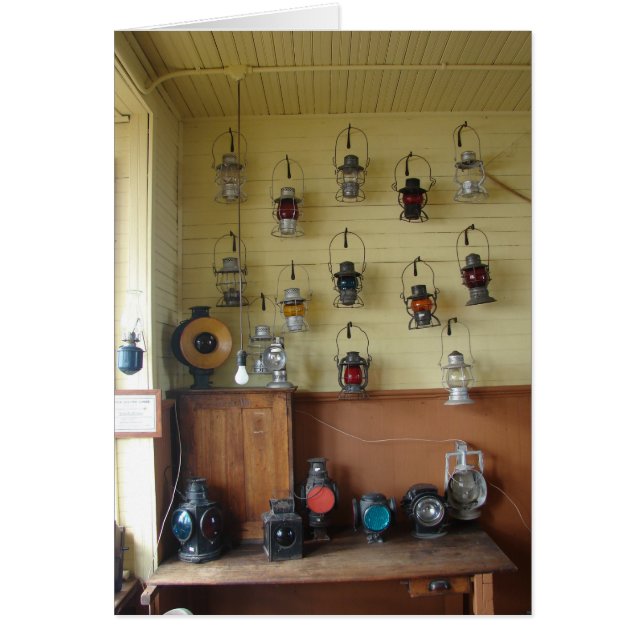 Lanternes dans le dépôt de train (Devant)