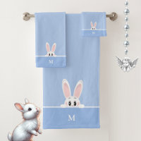 Lapin mignon & monogramme sur bleu clair