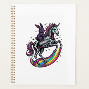 Lapin sombre montant une licorne squelette gravure