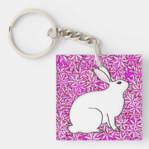Lapin sur un lit de fleurs de printemps