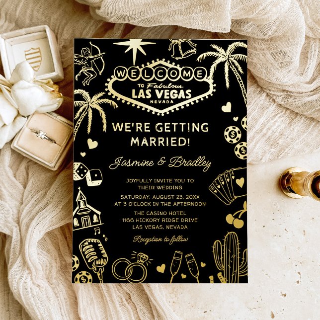 Las Vegas Fun Doodle Wedding Black & Gold Folieneinladung (Von Creator hochgeladen)