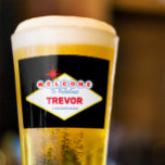 Las Vegas Sign Special Event Glass Glas<br><div class="desc">Es ist Vegas,  Baby... oder vielleicht nur Poker Nacht,  wenn die Kinder ins Bett gehen. So oder so,  fügen Sie etwas zu einem besonderen Tag jemanden mit diesem Vegas themed Glas! Anpassen mit jedem Namen und Titel.</div>