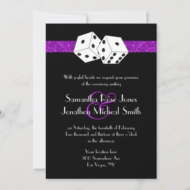 Las Vegas Wedding Dice Thema Lila Imitate Glitzer Einladung (Vorderseite)