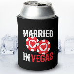 Las Vegas Wedding - ein paar Verheiratet in Vegas Dosenkühler<br><div class="desc">Planen Sie einen Vegas Junggeselinnen-Abschied oder heiraten Sie in Vegas? Dieses Hochzeitsdesign von Vegas ist perfekt für einen Empfang oder Flitterwochen in Vegas! Schalten Sie den Las Vegas-Streifen ein, spielen Sie im Casino oder trinken Sie einen Tag am Pool in einem Vegas Club! Features "Verheiratet in Vegas" Design mit einem...</div>