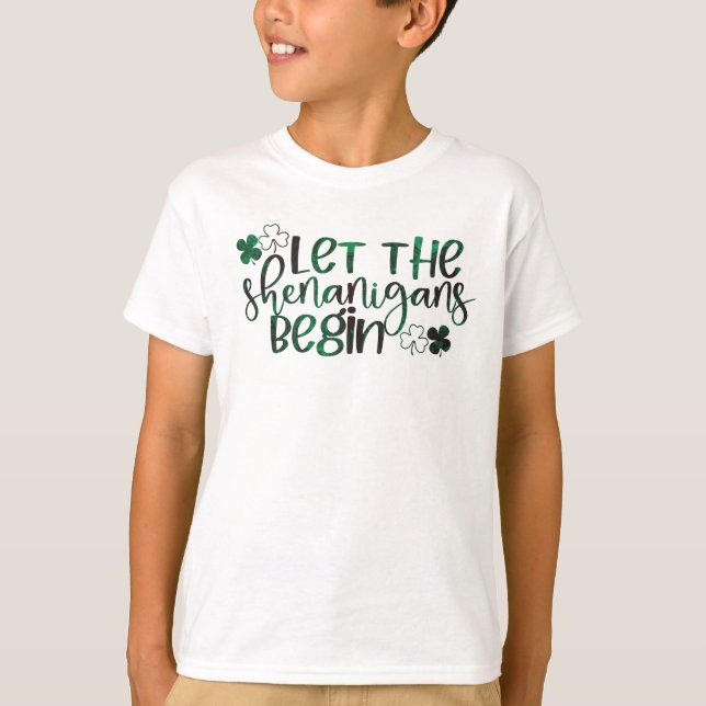 Lass der Shenanigans Begin St. Patrick's Day T-Shirt (Vorderseite)