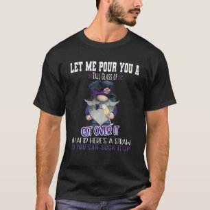 Lass mir, dir ein großes Glas Wasser zu geben, da T-Shirt