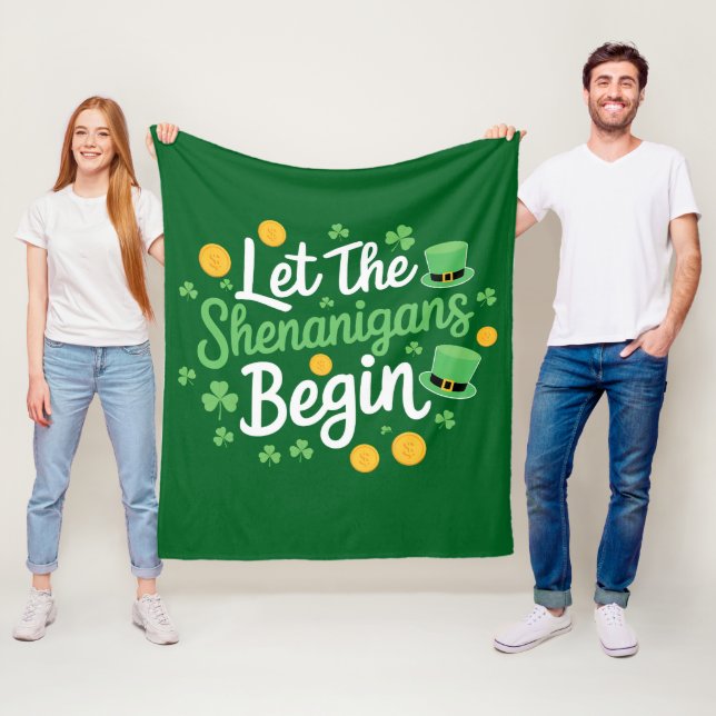 Lass The Shenanigans Begin Funny St Patrick's Day Fleecedecke (Beispiel)