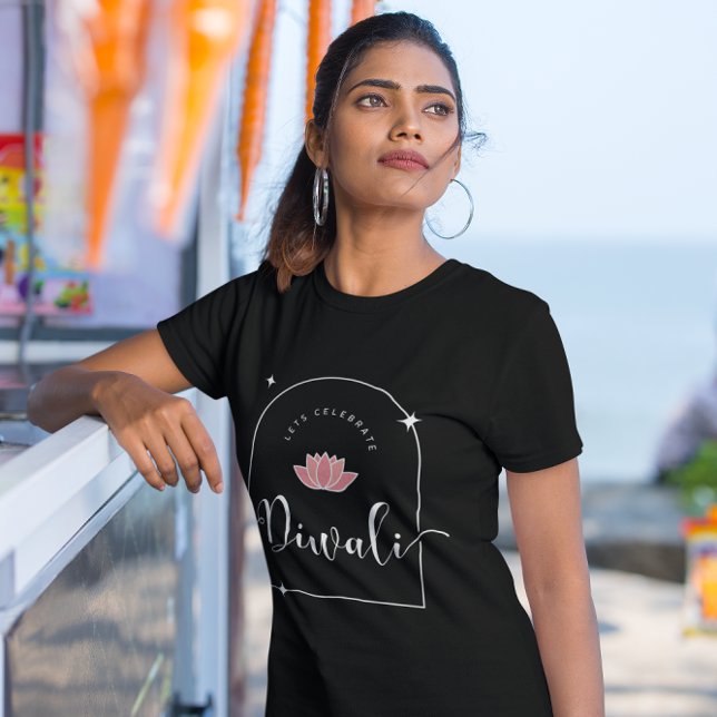 Lasse Diwali elegant feiern T-Shirt (Von Creator hochgeladen)