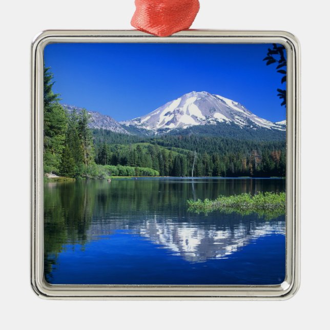 Lassen erhebt sich über dem Manzanita-See Ornament Aus Metall (Vorne)