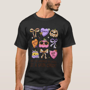 Lassen Sie Ihre Haut von einem Dermatologen unters T-Shirt