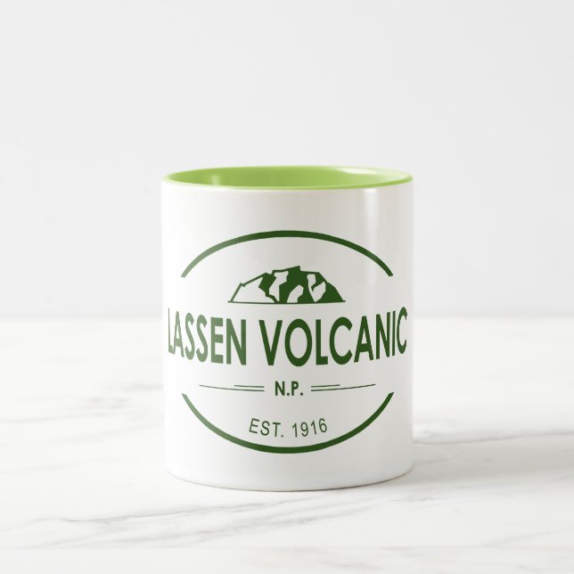 Lassen-Volcanic-Nationalpark Zweifarbige Tasse (Mittel)