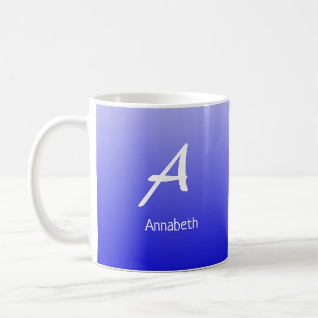 Lässige Typografie Monogram Blue Ombre Kaffeetasse (Links)