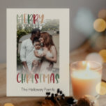 Lässige Weihnachtsfeiertage verblasstes Foto Feiertagskarte<br><div class="desc">Diese festliche lässige Weihnachten verblasste Weihnachten Foto-Urlaubskarte ist perfekt für Ihre lustige,  kreative,  helle Weihnachten. Sein einzigartiger,  spielerischer,  moderner Schriftart in Rot,  Bräune,  hell und dunkelgrün sorgt für eine fröhliche Saisonstimmung. Wenn Sie Ihren Lieben den dunklen Winter mit niedlichem Feiertagsjubeln näher bringen wollen,  haben Sie genau das Richtige gefunden!</div>