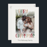 Lässiges, farbiges Weihnachtsfest verblasstes Foto Feiertagspostkarte<br><div class="desc">Diese grüne lässige Weihnachts-Weihnachts-Weihnachtskarte ist perfekt für Ihren lustigen, kreativen, hellen Weihnachtsgruß. Es ist ein einzigartiger, spielerischer, moderner Schriftart in Rot, Boho Bräune und heller und dunkelgrüner Farbe, die für ein fröhliches, saisonales Ambiente sorgen. Wenn Sie Ihren Lieben den dunklen Winter mit niedlichem Feiertagsjubeln näher bringen wollen, haben Sie genau...</div>