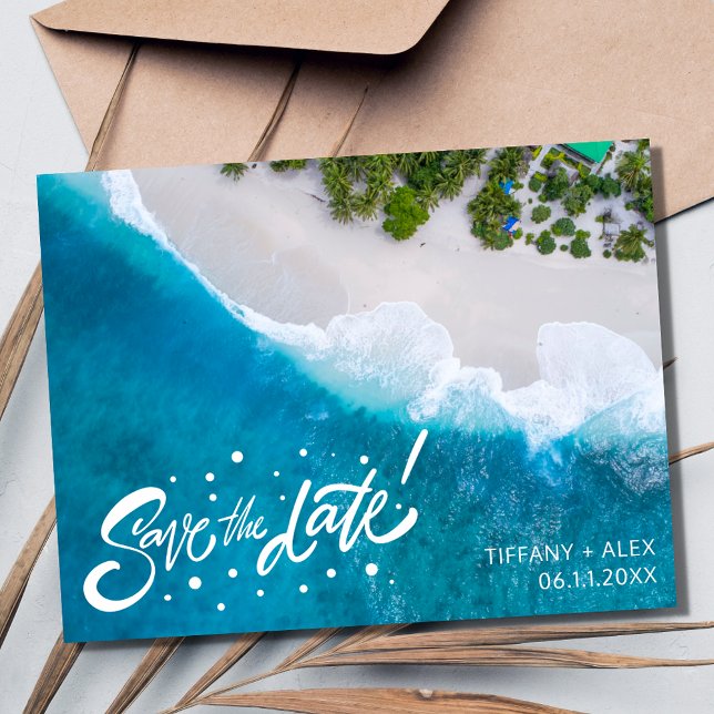 Lässiges Hochzeitbudget Save the Date für Beach Ankündigungspostkarte (Casual Beach Wedding Budget Save the Date Postcard)