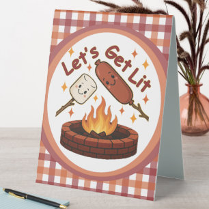 Lass's Get Lit Firepit - Niedlicher Marshmallow & Tischaufsteller