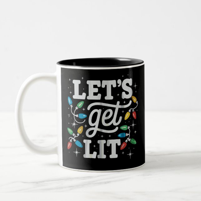 Lasst uns die Weihnachtsbeleuchtung in der Weihnac Zweifarbige Tasse (Links)