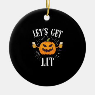 Lasst uns ein wenig Halloween-Bier trinken Keramik Ornament