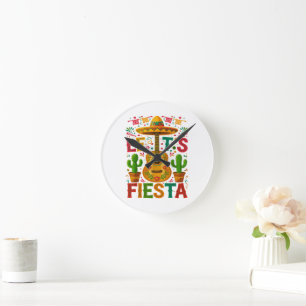 Lasst uns Fiesta Cinco De Mayo feiern Runde Wanduhr