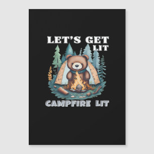 Lasst uns hingehen. Campfire Lit Classic Magnetkarte