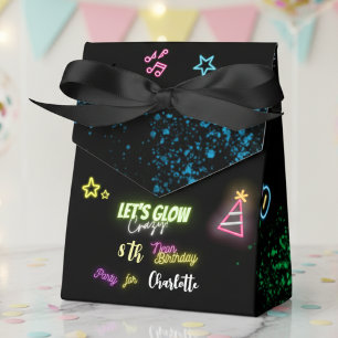 Lasst uns verrückten NeonGeburtstag glühen Geschenkschachtel