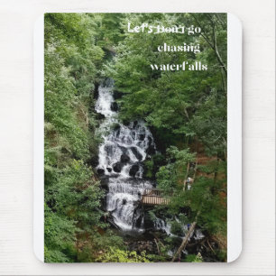 Lasst uns Wasserfälle verfolgen Mousepad