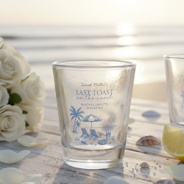 Last Toast on the Coast Beach Bachelorette Party Schnapsglas (Von Creator hochgeladen)