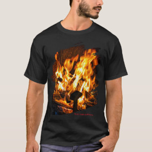 Lateinisches Sprichwort T-Shirt mit schönem Kamin