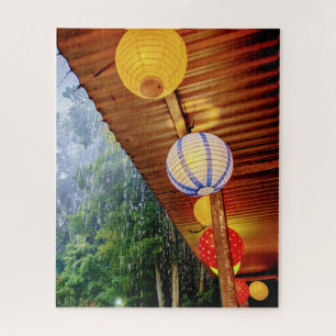 Laternenlicht im Regen – Ruhiges Guatemala-Puzzle