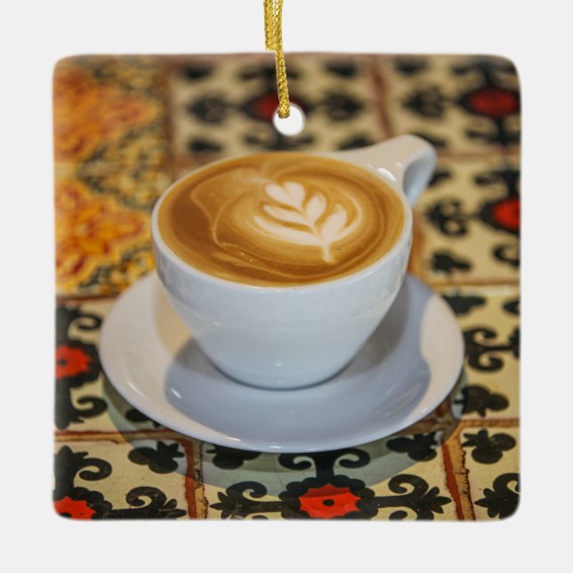 Latte auf mexikanischer Fliese | Pescadero, Mexiko Keramikornament (Vorderseite)