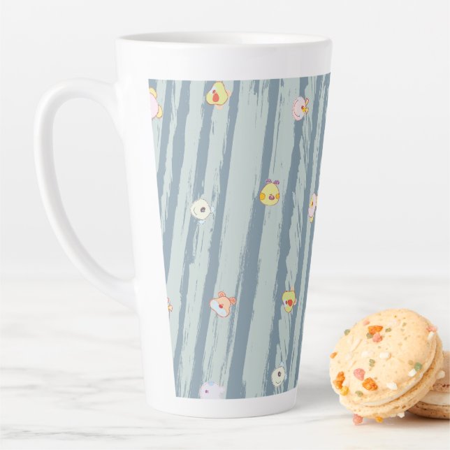 Latte Mug – Whimsy Faces (En situation)