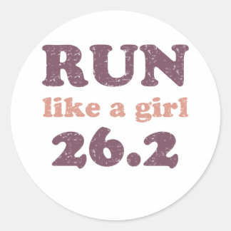 Lauf wie ein Mädchen 26.2 Runder Aufkleber