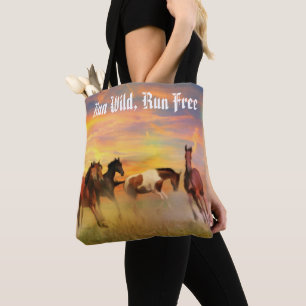 Laufen Sie frei lebende Pferde, und führen Sie fr Tasche
