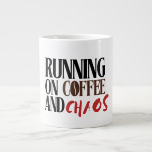 Laufend auf Kaffee & Chaos – Lustiger Klassiker fü Jumbo-Tasse