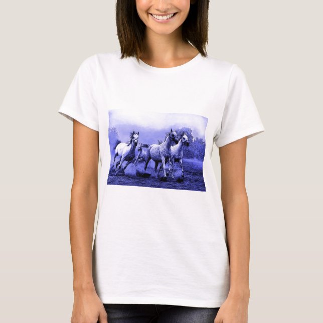 Laufende Pferde und blauer Mondlicht T-Shirt (Vorderseite)