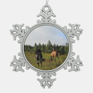 Laufendes wildes schneeflocken Zinn-Ornament