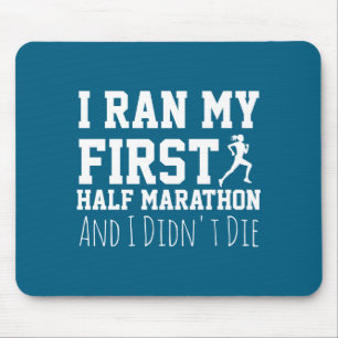 Läufer beim ersten Halbmarathon Lustiges Laufen zu Mousepad