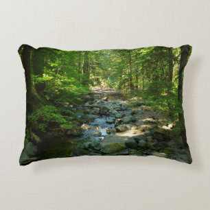 Laughingwater Creek im Mount Rainier National Park Zierkissen