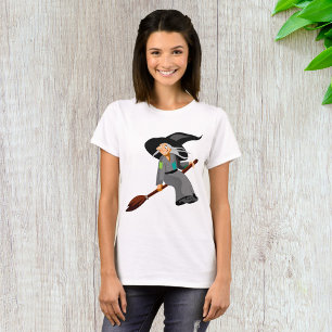 Launenhafte Cartoon-Hexe, die auf einem Besenstiel T-Shirt