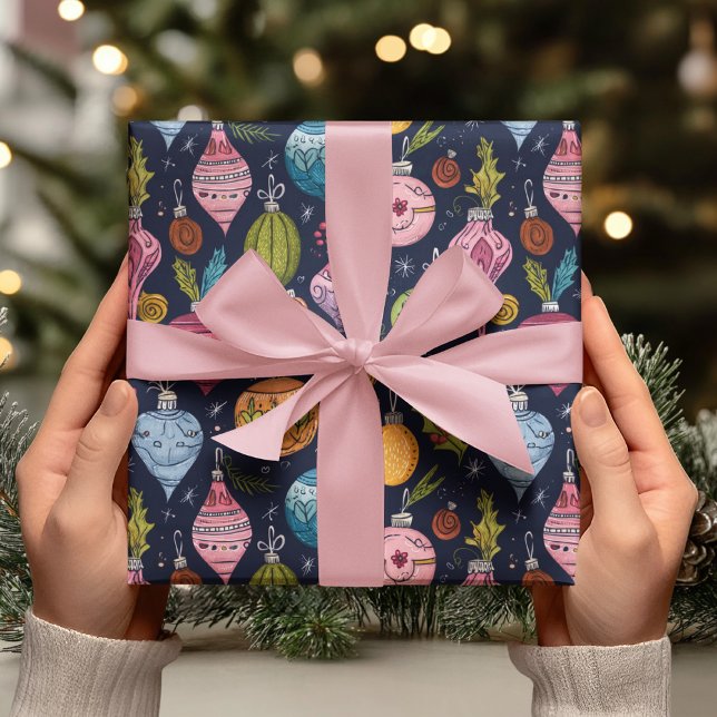 Launiger Weihnachtsschmuck Geschenkpapier (Von Creator hochgeladen)