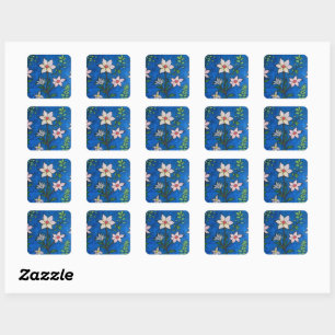 Launische Blumen mit blauem Hintergrund Quadratischer Aufkleber