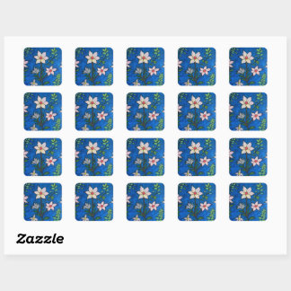 Launische Blumen mit blauem Hintergrund Quadratischer Aufkleber