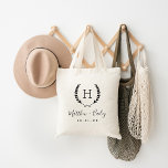 Laurel Wappen Wedding Monogram Tragetasche<br><div class="desc">Individuell bedruckte Totbeutel sorgen für eine angenehme und funktionelle Gastgeschenk Hochzeit. Ihre Gäste werden Liebe haben! Personalisieren Sie die Vorlage mit den Namen der Braut und des Bräutigams oder Monogramminitialen. Fügen Sie Ihren Hochzeitstag, die Stadt, den Staat oder den Veranstaltungsnamen oder einen anderen benutzerdefinierten Text hinzu. Dieses moderne, rustikale Logo-Design...</div>