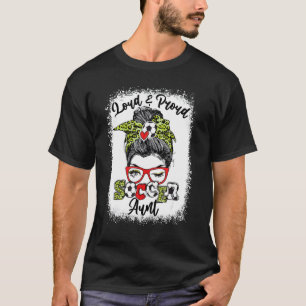 Laute und stolze Fußballtante Messy Bun geblasen T-Shirt