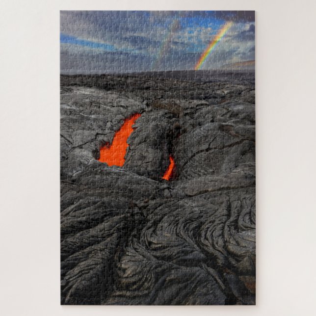 Lava und Rainbow im Hawaii-Nationalpark (Vertikal)