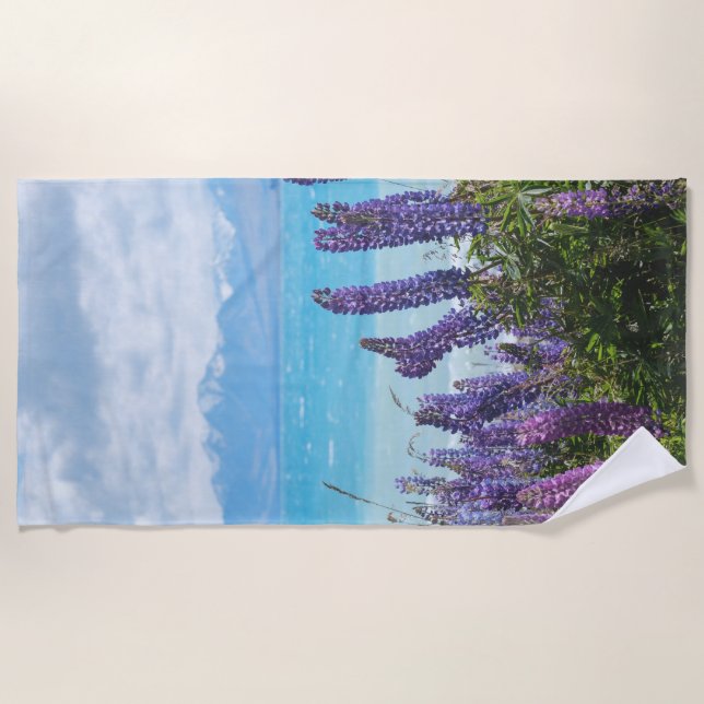 Lavendel am Seeufer Strandtuch (Vorderseite)