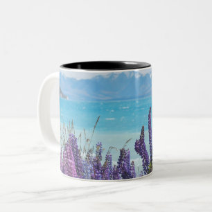 Lavendel am Seeufer Zweifarbige Tasse