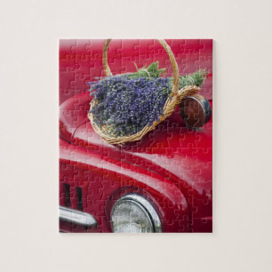 Lavendel Erholung auf alten Lieferwagen LKW
