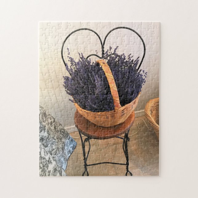 Lavendel in einem Korb (Vertikal)